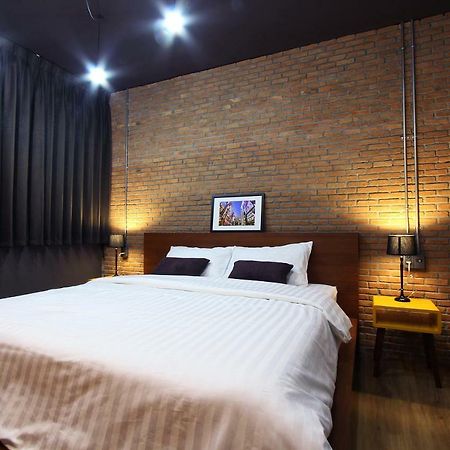 The Loft Room Чиангмай Екстериор снимка
